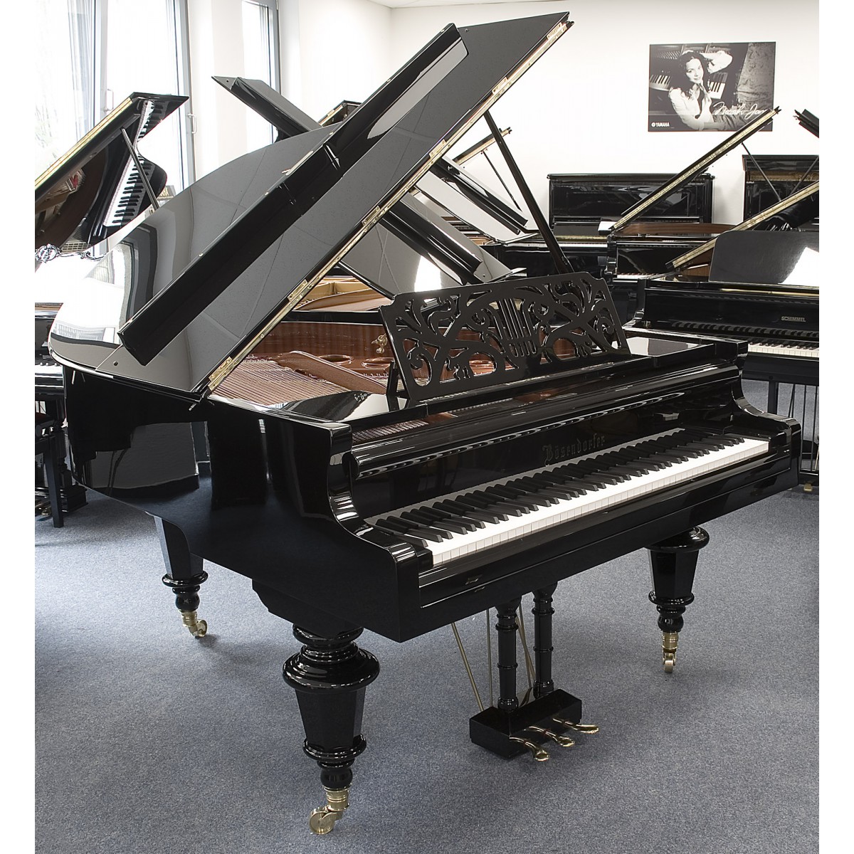 Ravenscroft 275 Concert Grand Piano